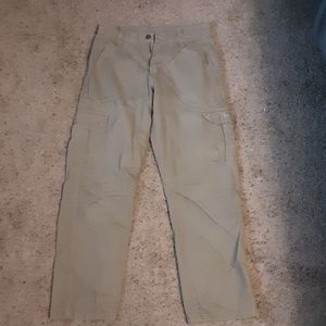 Like new Wrangler cargo pants